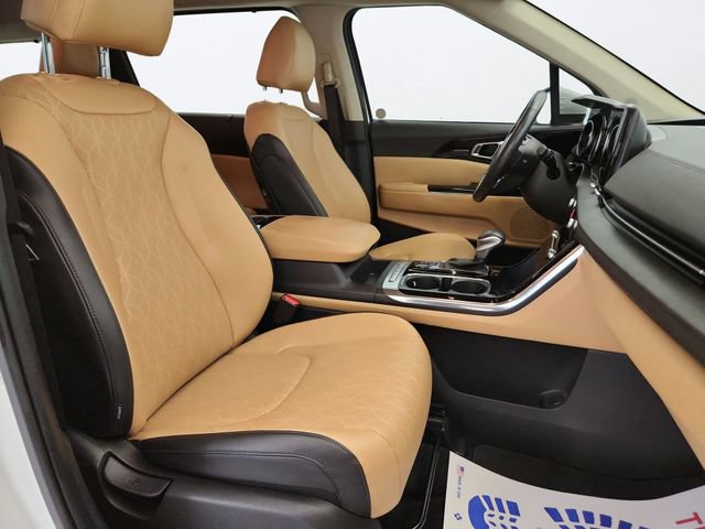 Used 2024 Kia Carnival EX FWD image 26