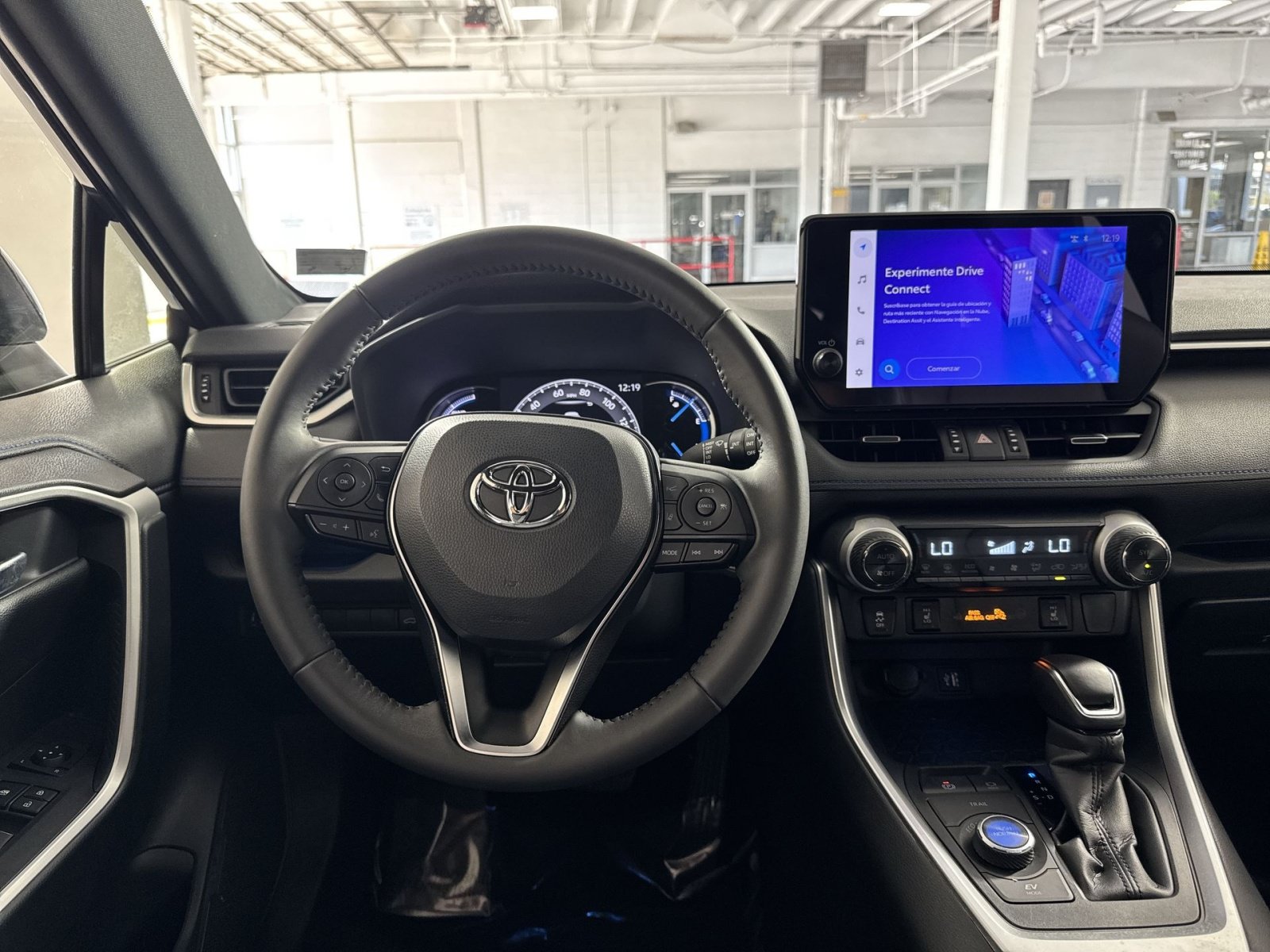 Used 2025 Toyota RAV4 XSE AWD/4WD image 16