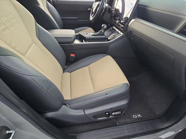 Used 2024 Lexus GX 550 AWD/4WD image 21