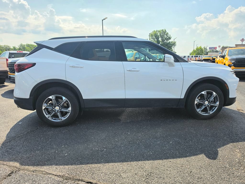 Used 2023 Chevrolet Blazer LT AWD/4WD image 10