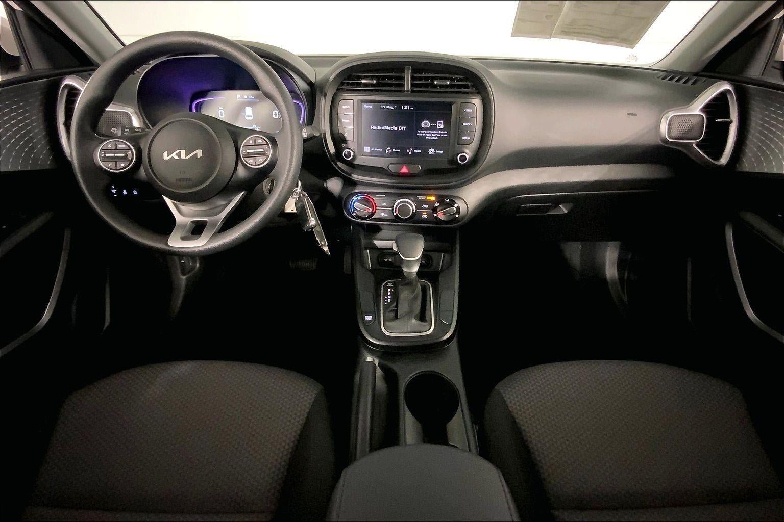 Certified 2025 Kia Soul LX FWD image 15