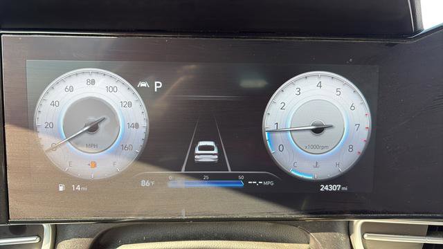 Used 2023 Hyundai Elantra Limited FWD image 10