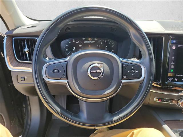 Used 2021 Volvo XC60 T5 Momentum w/ Advanced Package image 18