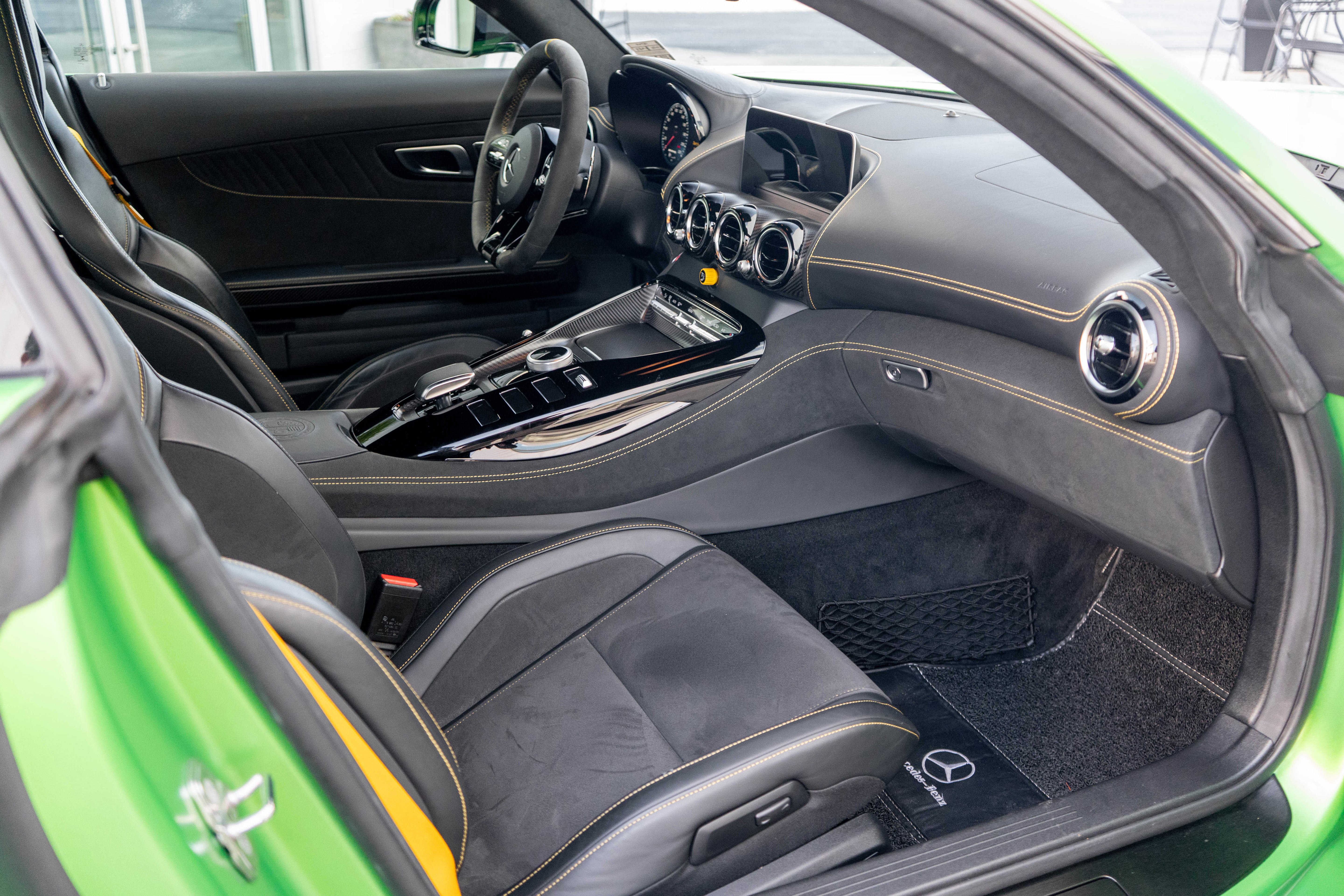 Used 2020 Mercedes-Benz AMG GT R image 38