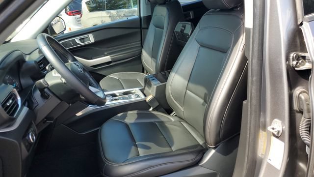 Used 2023 Ford Explorer XLT w/ Equipment Group 202A AWD/4WD image 18