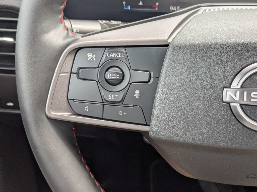 Used 2027 Nissan Sentra SR w/ SR All Weather Package FWD image 31