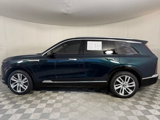 Used 2026 Cadillac Vistiq Luxury w/ LPO, Floor Liner Package AWD/4WD video 3