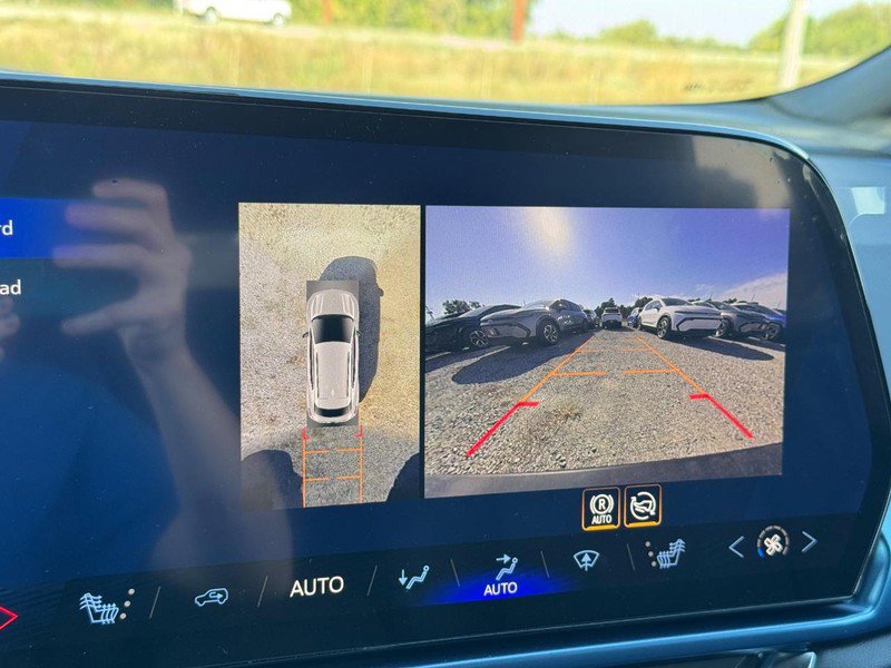 New 2026 Chevrolet Equinox EV LT FWD image 16