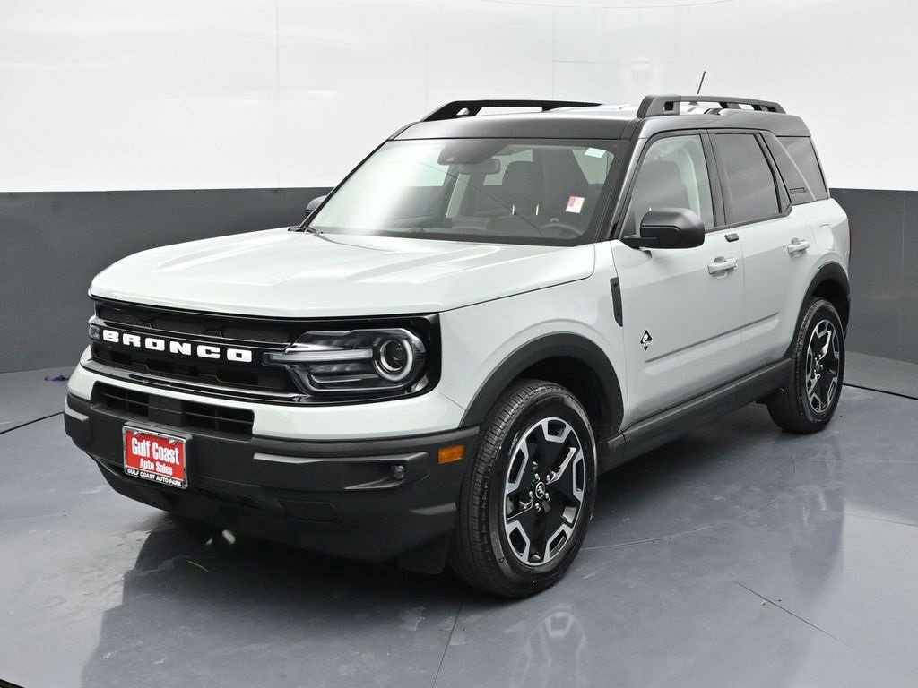 Used 2024 Ford Bronco Sport Outer Banks w/ Tech Package image 1