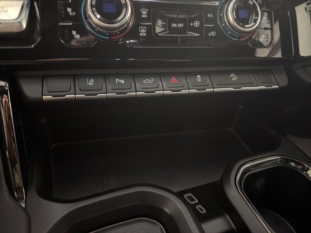 Used 2024 GMC Sierra 2500 AT4 image 30