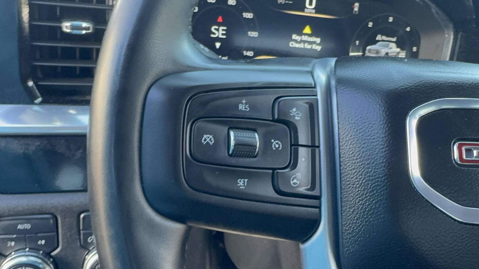 Used 2025 GMC Sierra 1500 SLT AWD/4WD image 18