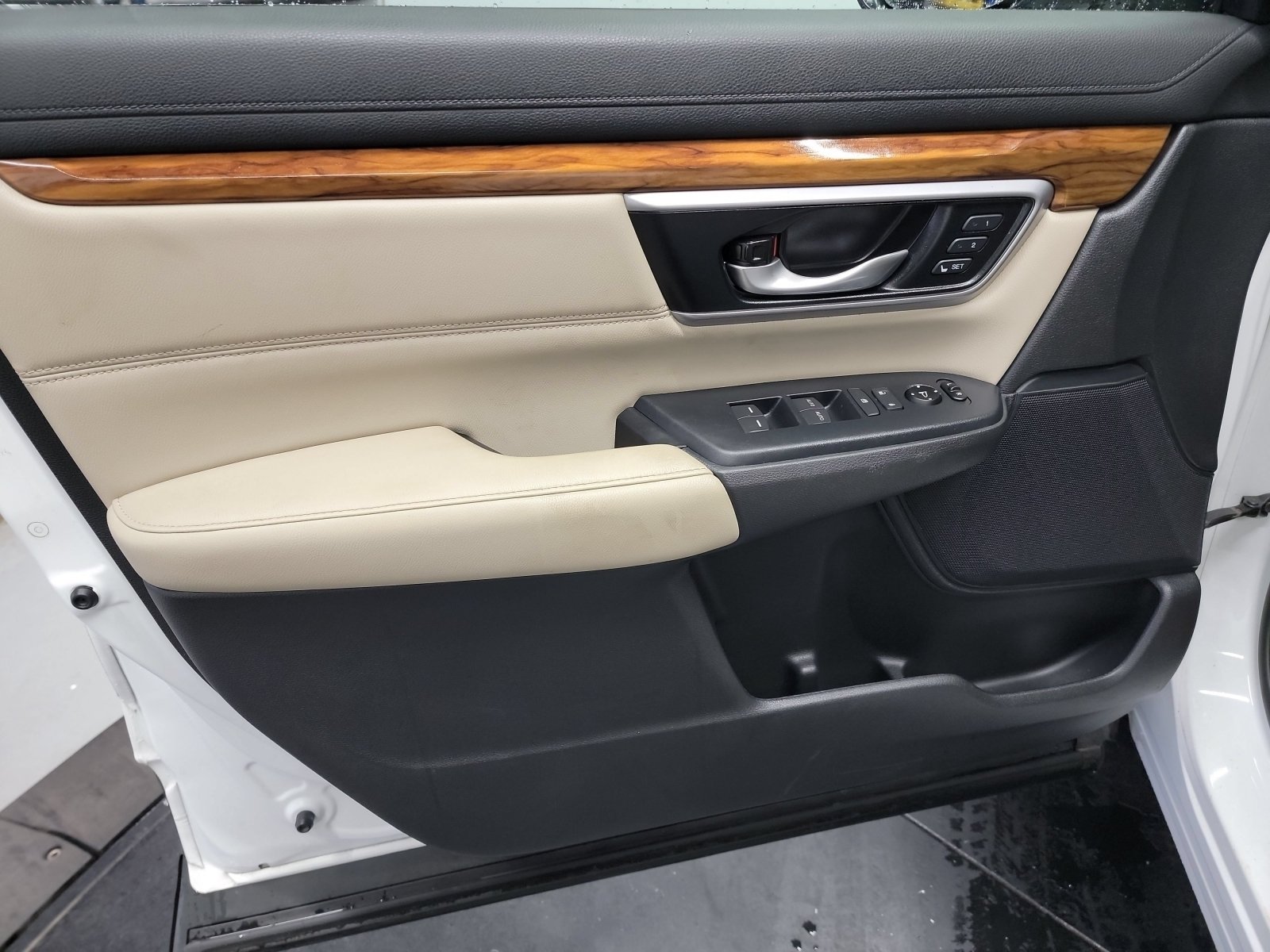 Used 2019 Honda CR-V Touring image 13