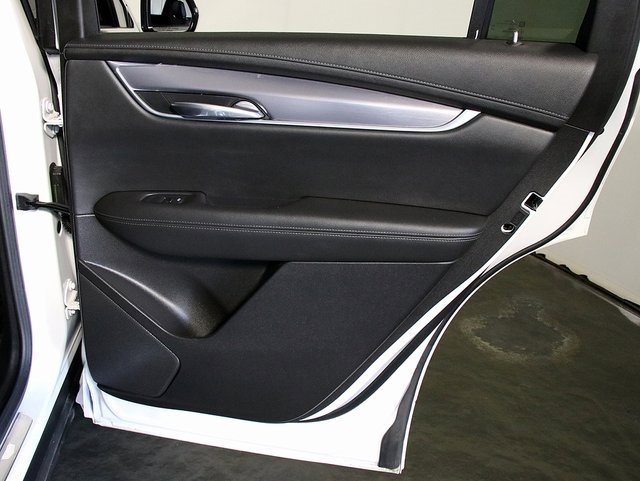 Used 2023 Cadillac XT6 Luxury image 32