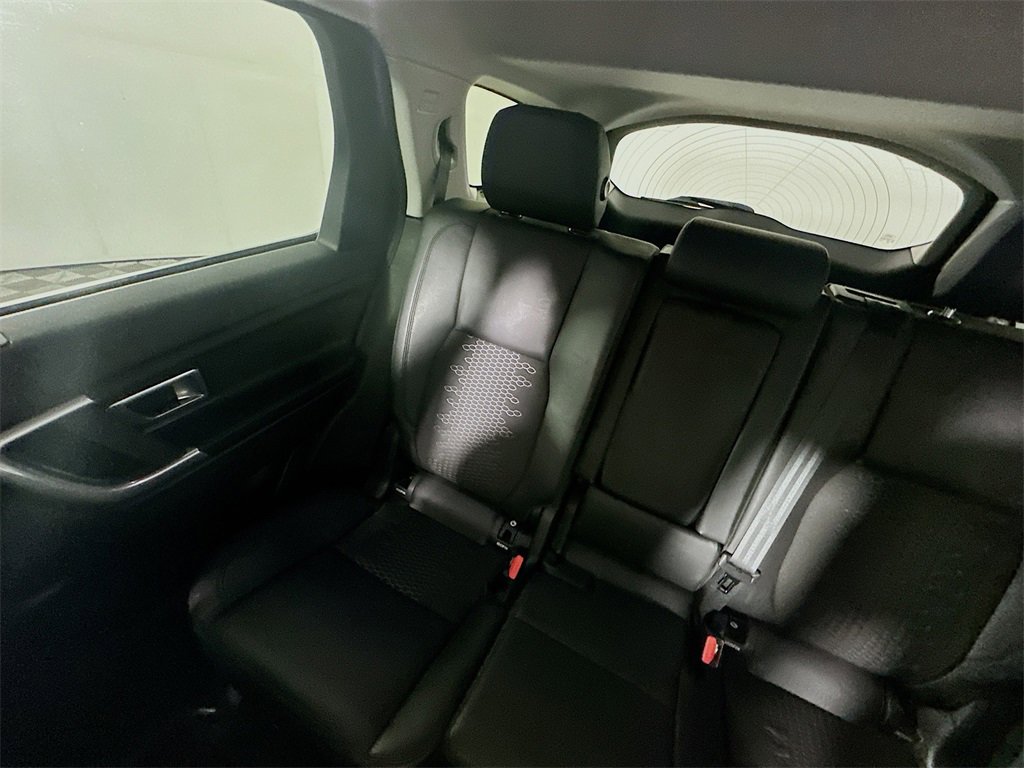 Used 2019 Land Rover Discovery Sport SE image 12