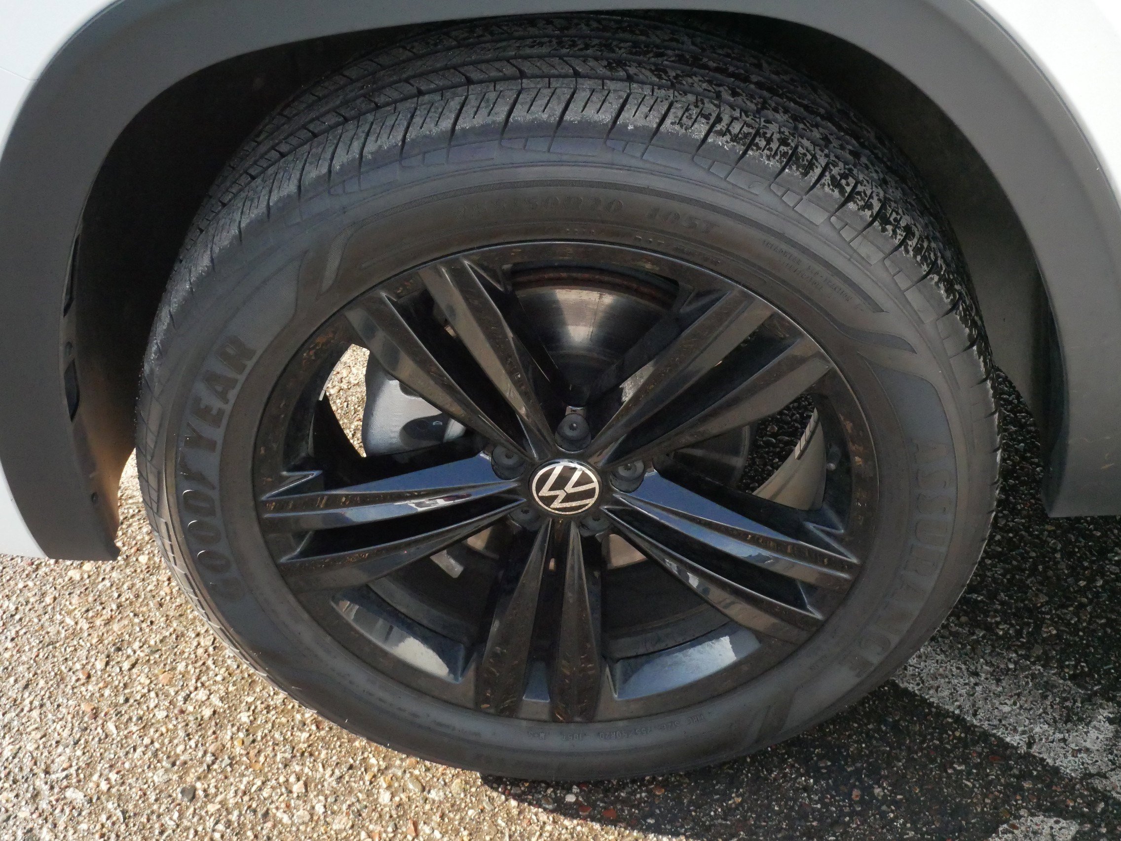 Used 2023 Volkswagen Atlas Cross Sport SEL R-Line image 15