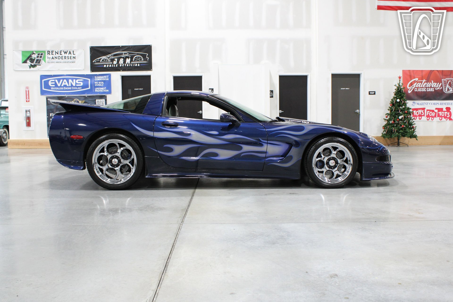 Used 2000 Chevrolet Corvette Coupe image 29