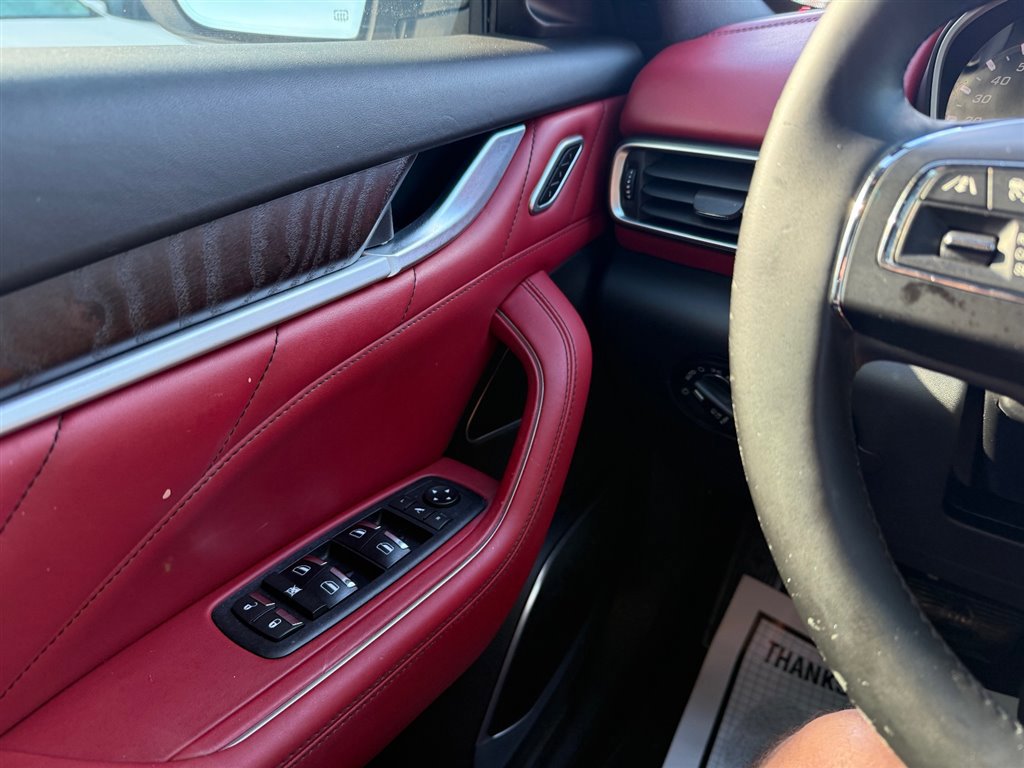 Used 2019 Maserati Levante GranLusso image 23