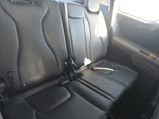 Used 2025 Kia Carnival FWD image 30