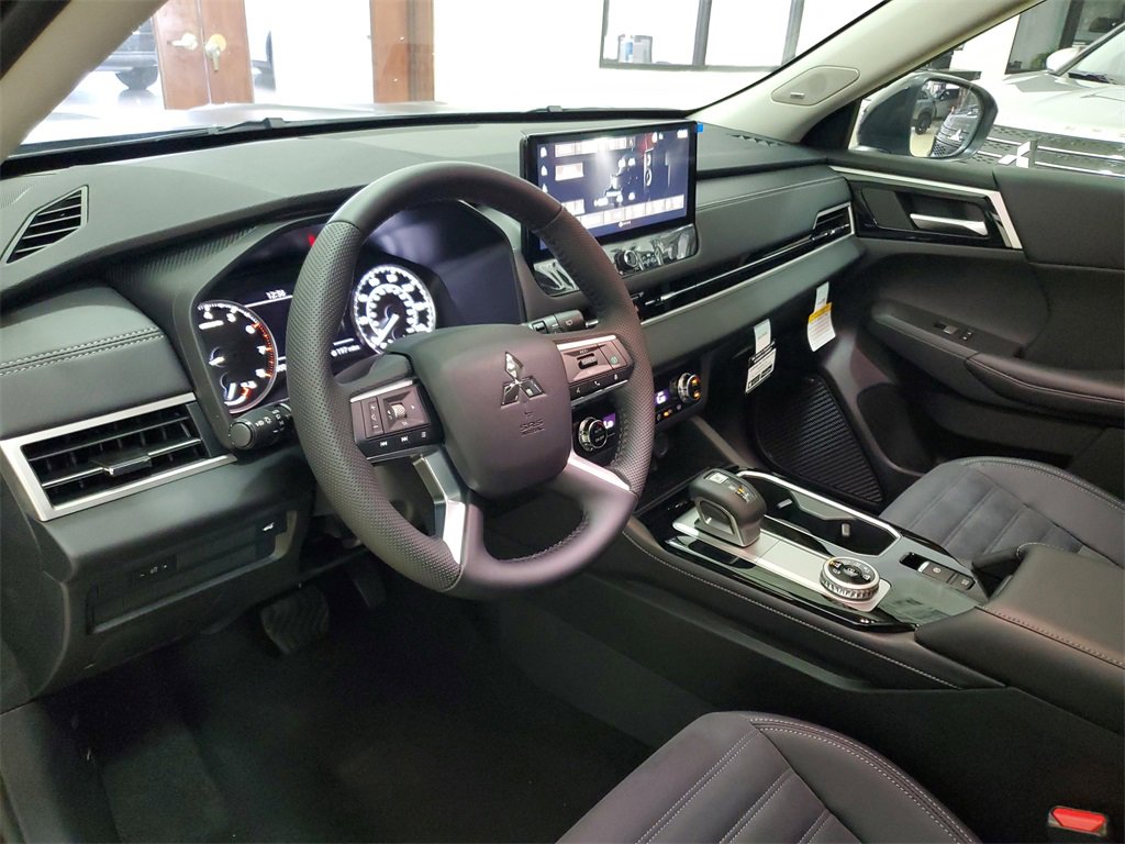 New 2025 Mitsubishi Outlander Trail Edition image 24
