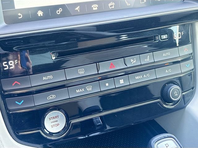 Used 2020 Jaguar F-PACE SVR image 34