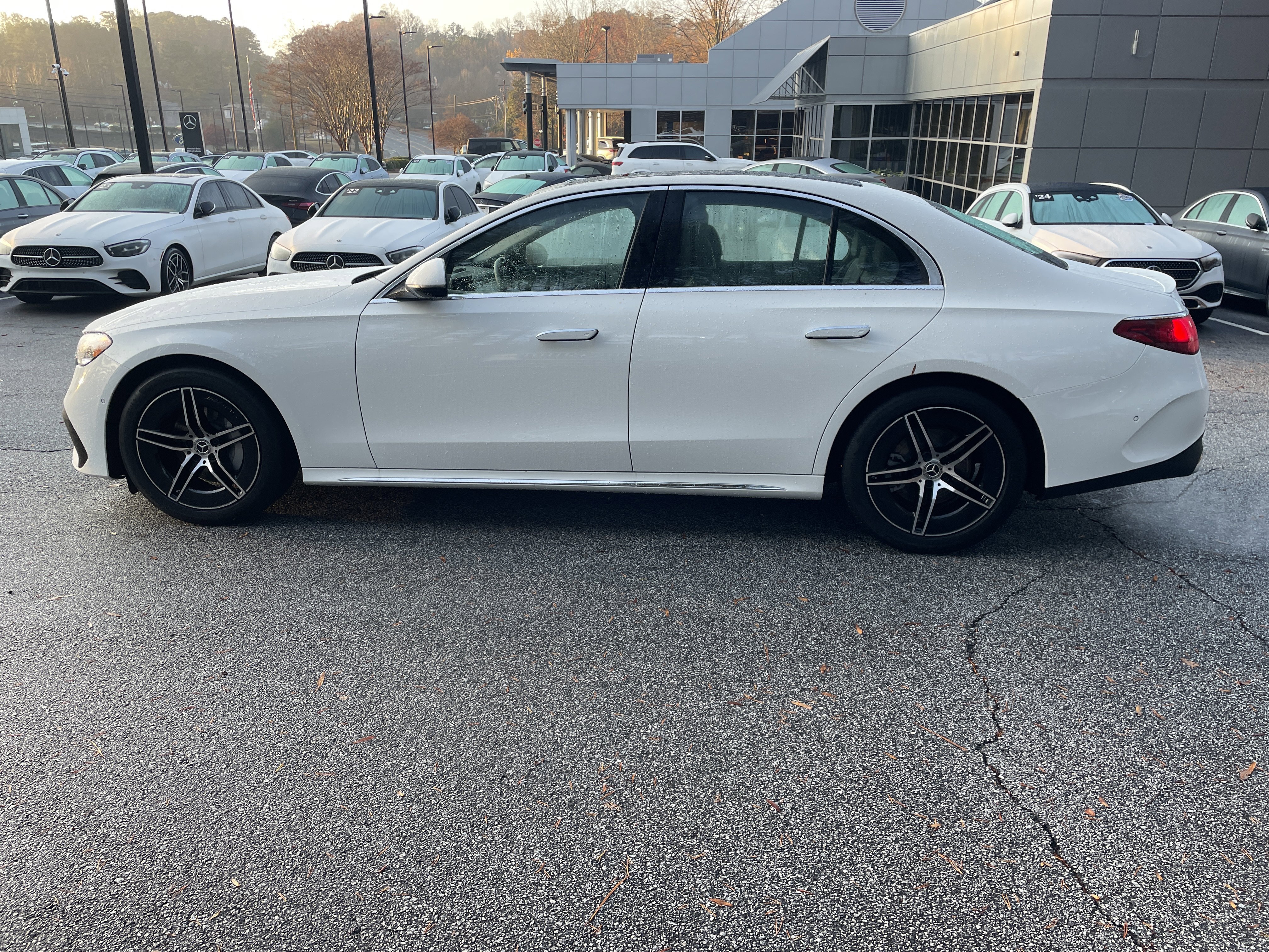 Used 2025 Mercedes-Benz E 350 4MATIC Sedan image 15