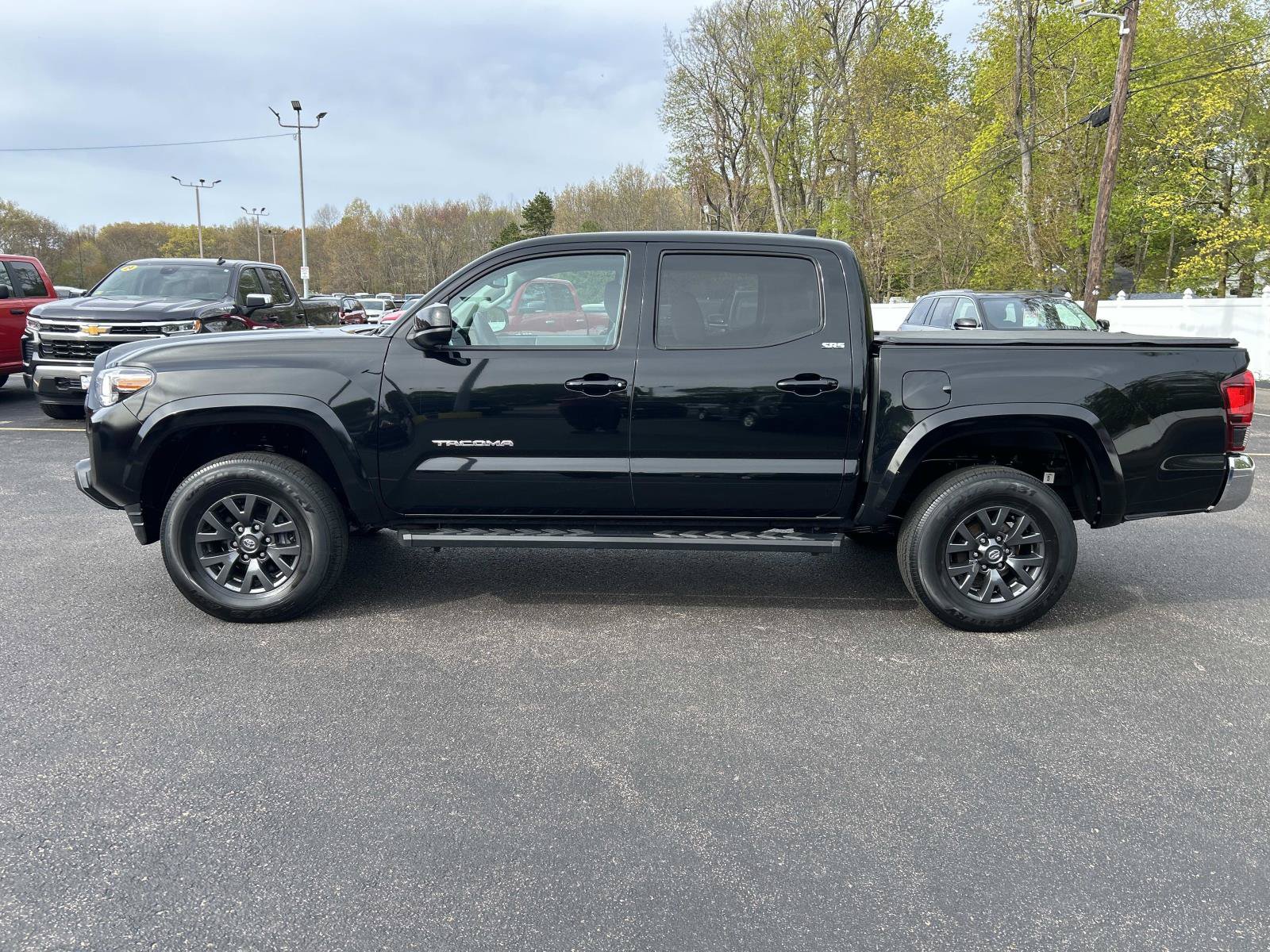 Used 2023 Toyota Tacoma SR5 AWD/4WD image 8