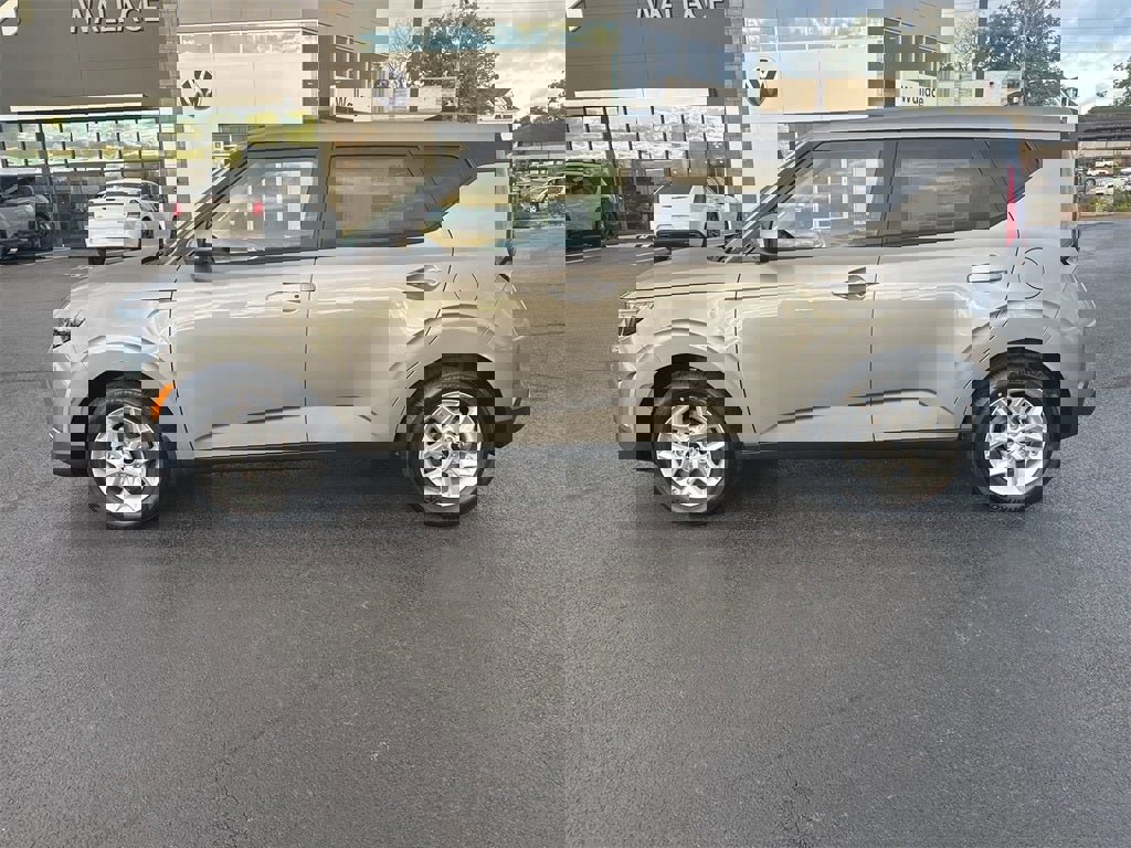 New 2025 Kia Soul S image 3