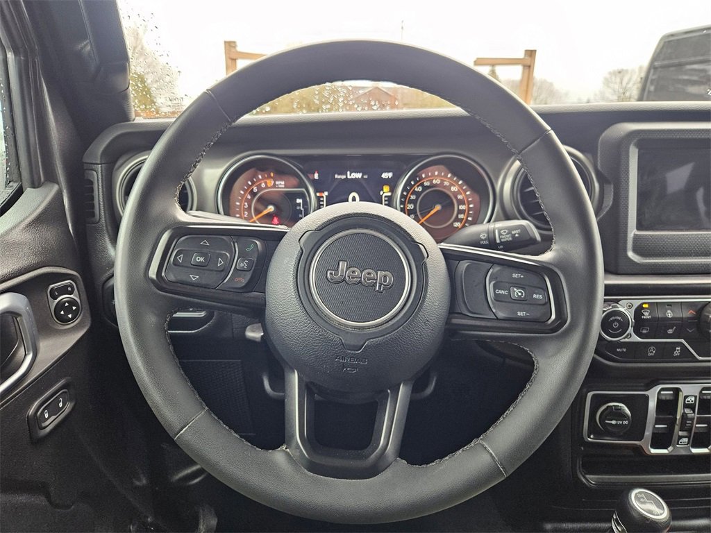 Certified 2023 Jeep Gladiator Willys image 22