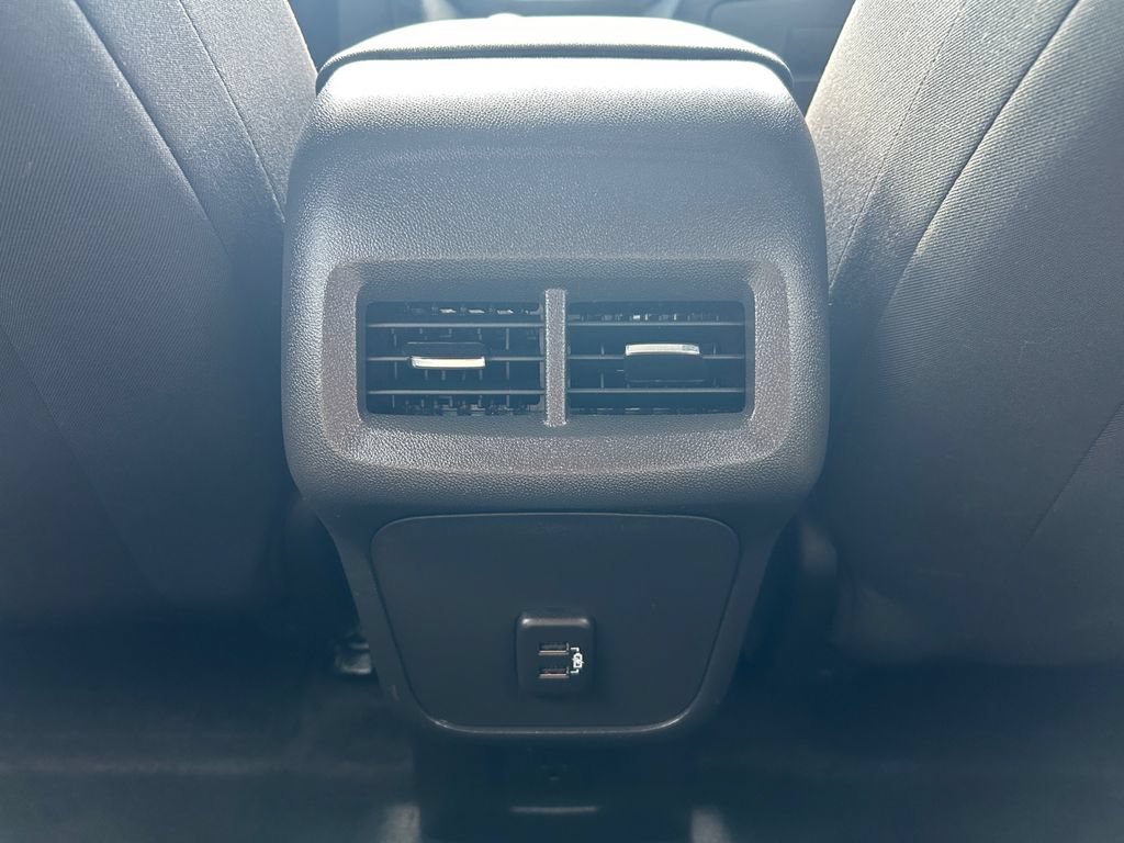 Used 2024 Chevrolet Equinox LT FWD image 29