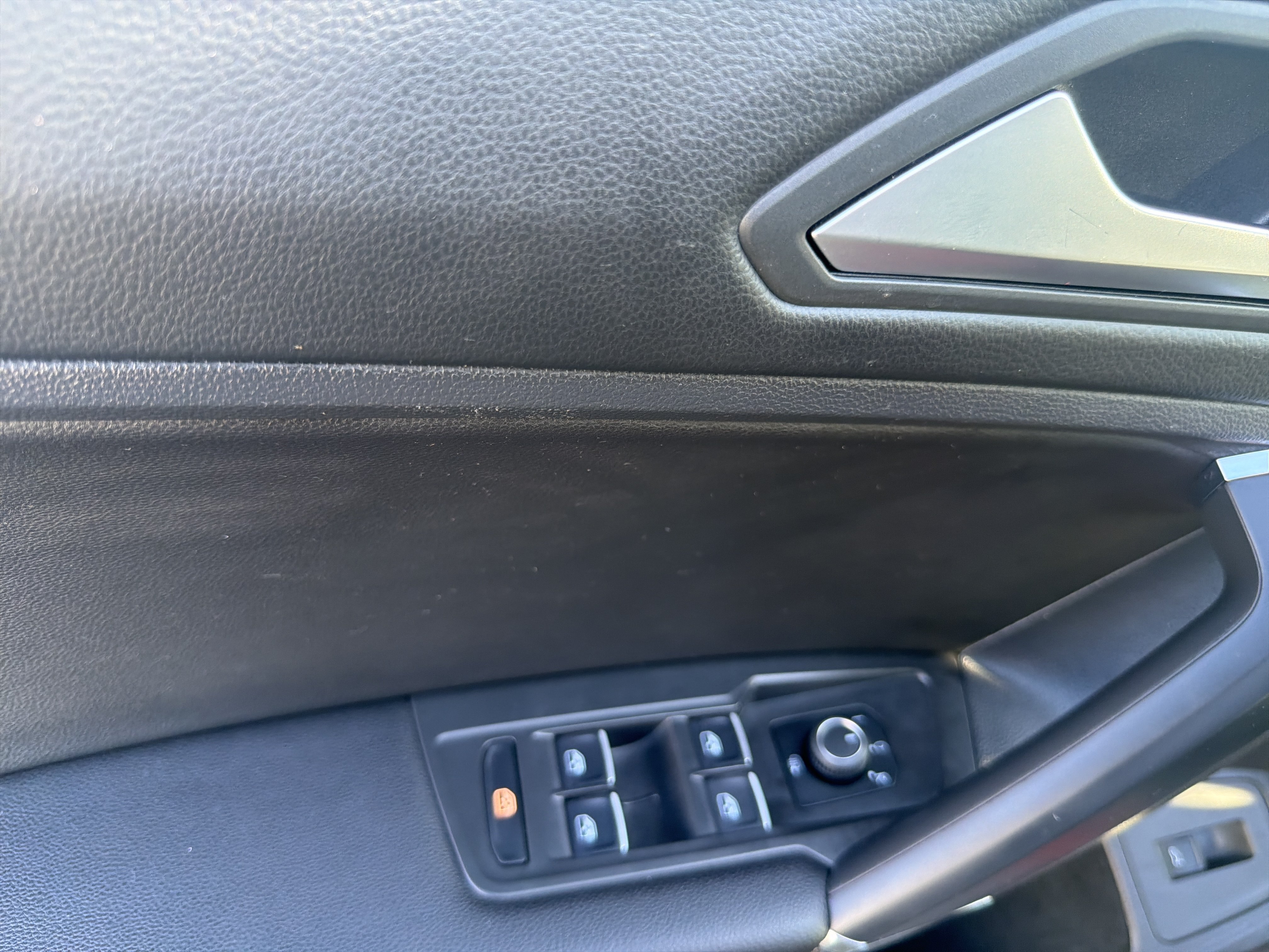 Certified 2020 Volkswagen Tiguan SEL AWD/4WD image 7