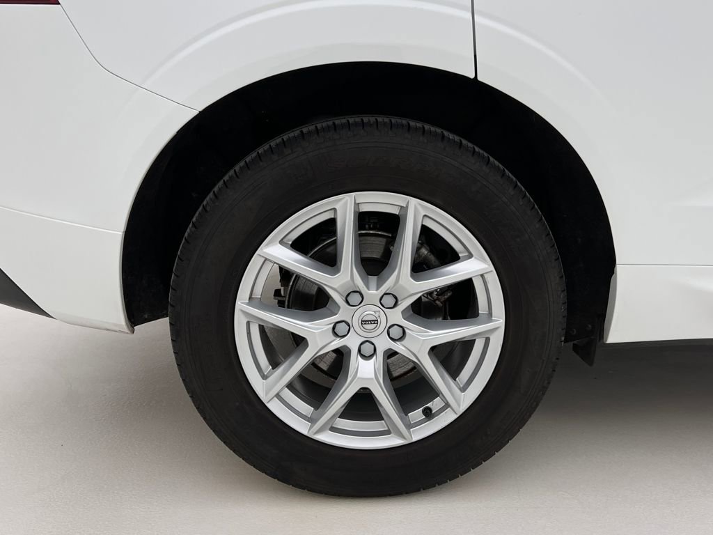Used 2020 Volvo XC60 T5 Momentum image 28