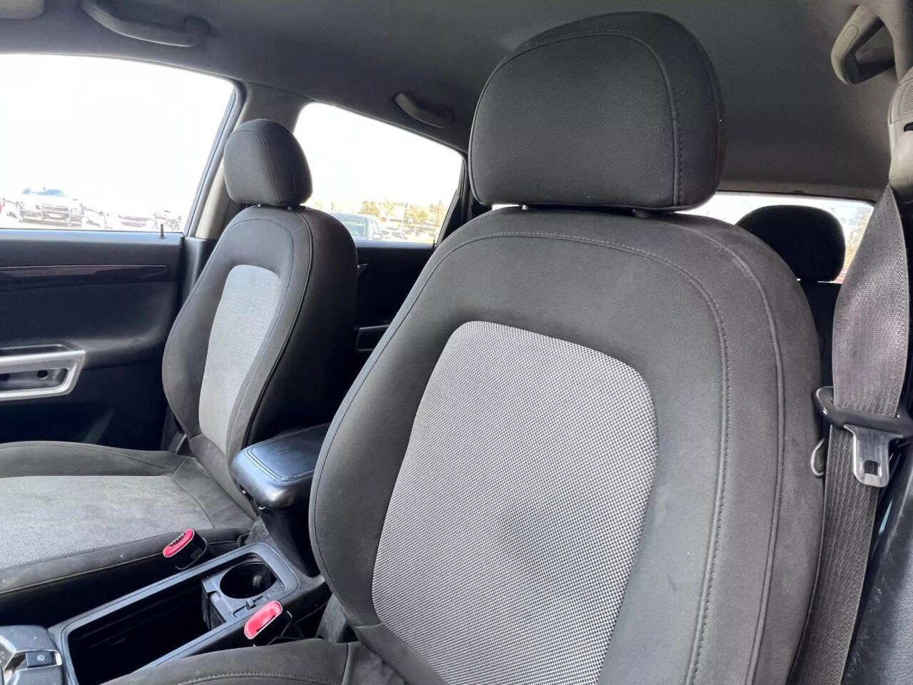 Used 2013 Chevrolet Captiva Sport LT FWD image 25