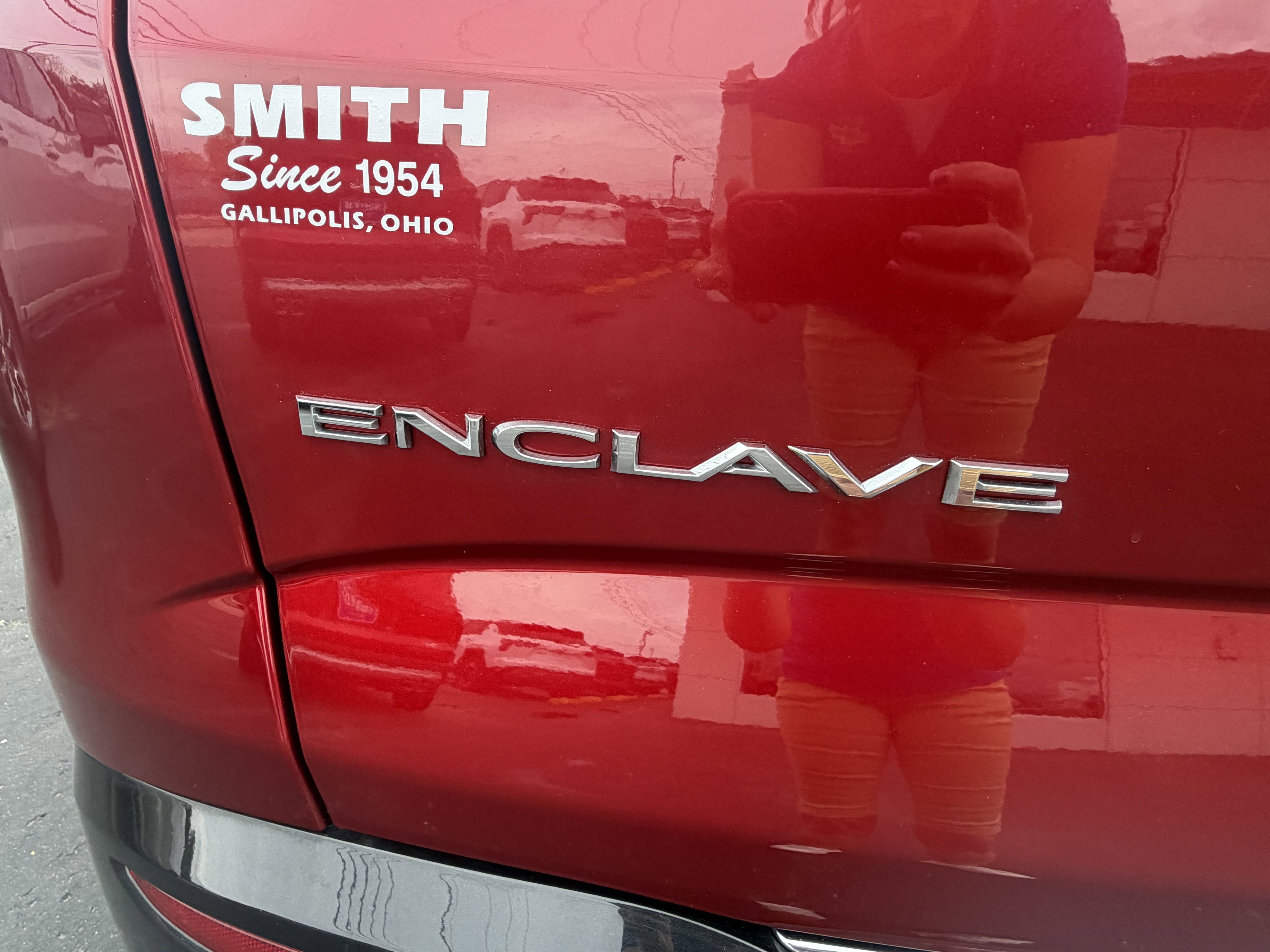 Used 2023 Buick Enclave Essence w/ Experience Buick Package FWD image 4