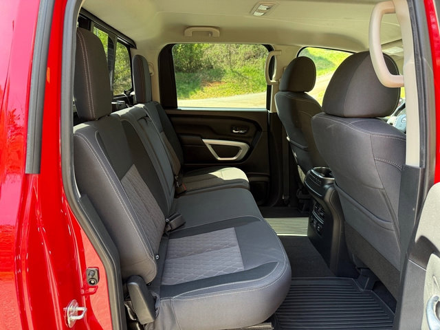 Used 2021 Nissan Titan SV w/ SV Convenience Package AWD/4WD image 18