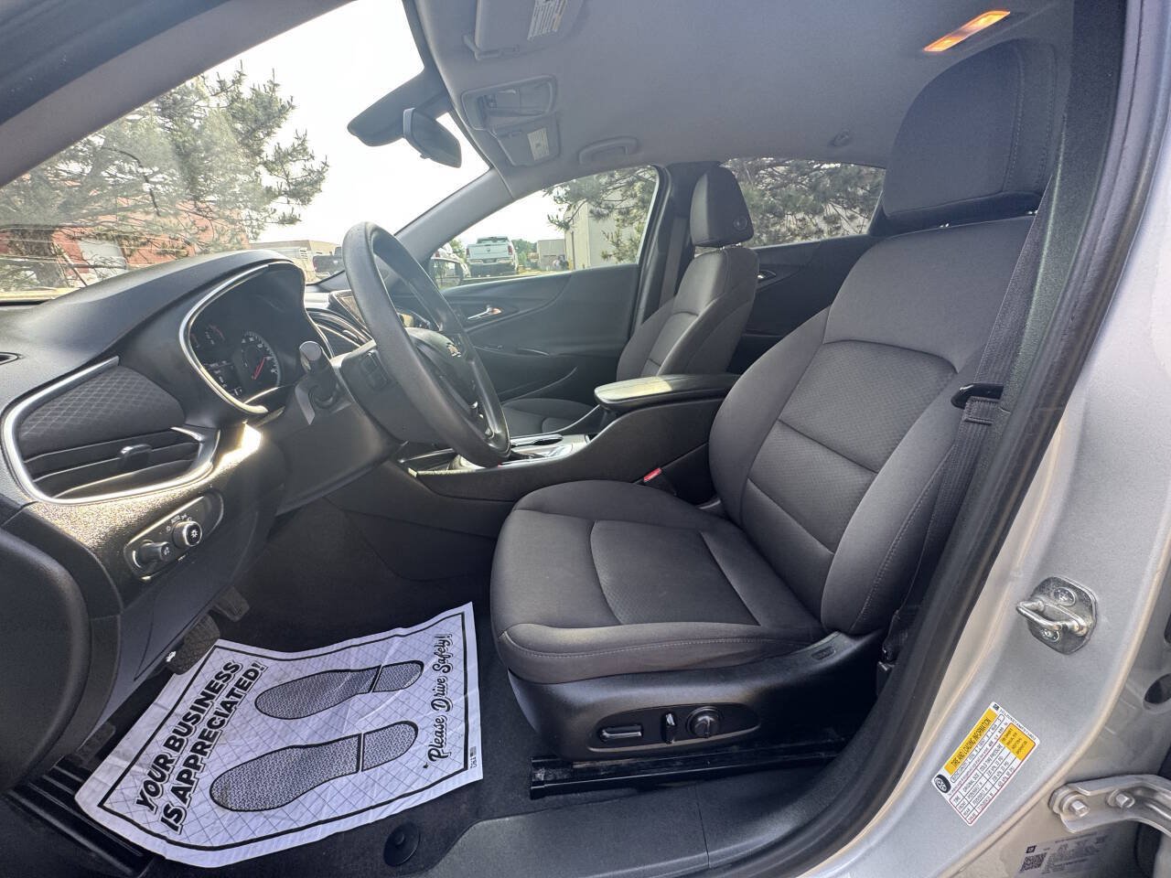 Used 2021 Chevrolet Malibu LT FWD image 9