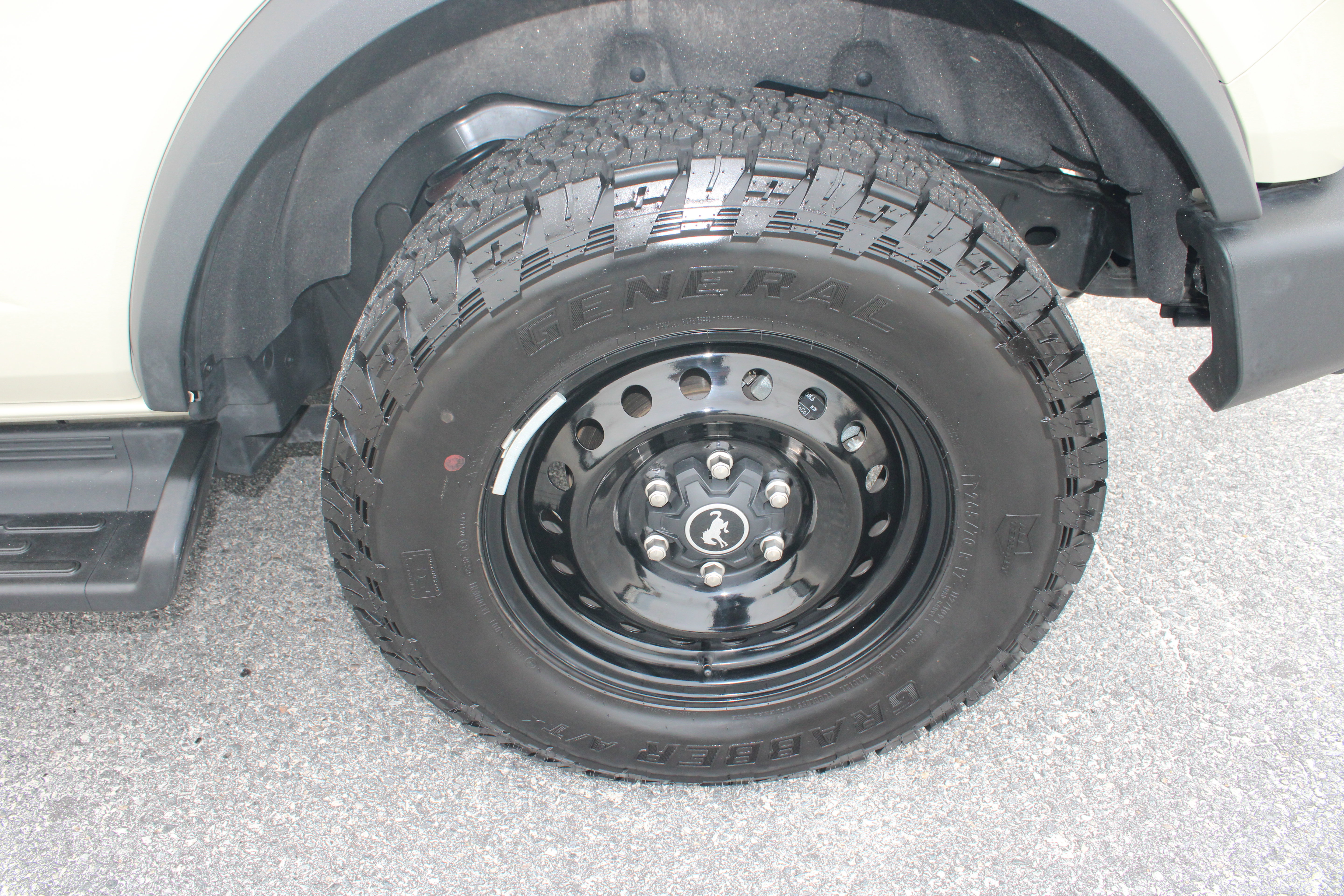 Used 2026 Ford Bronco Outer Banks AWD/4WD image 12
