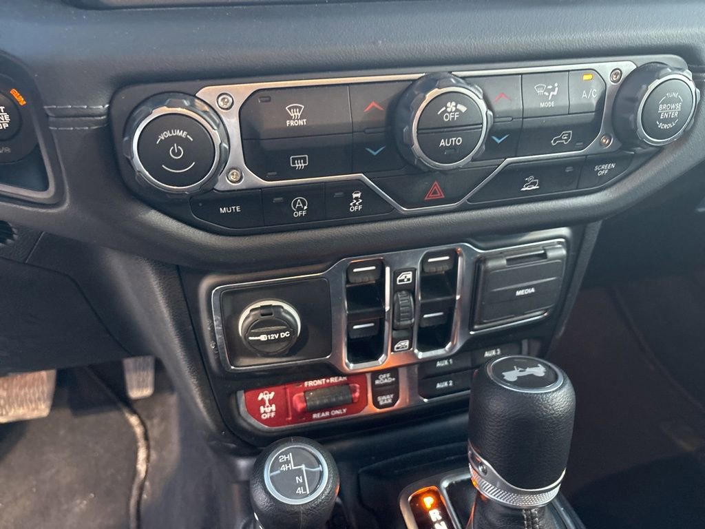 Used 2025 Jeep Wrangler Unlimited Rubicon image 16