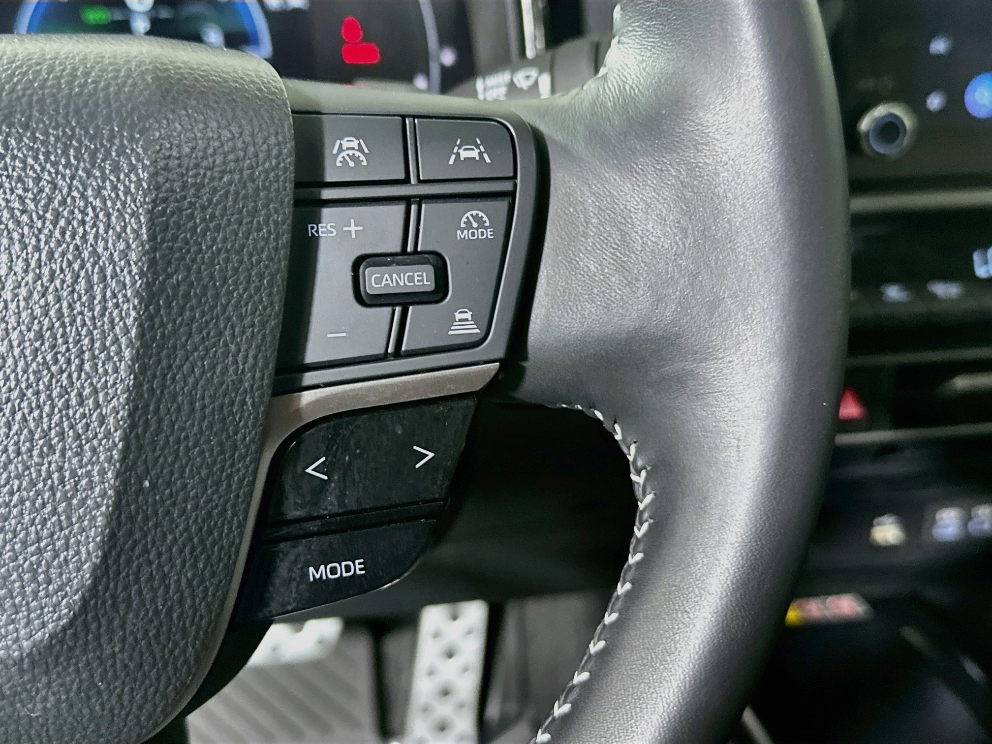 Used 2025 Toyota Camry SE FWD image 17