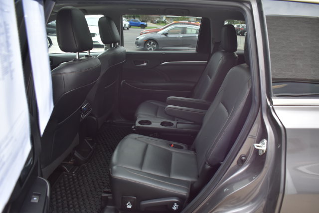 Used 2019 Toyota Highlander Limited AWD/4WD image 39