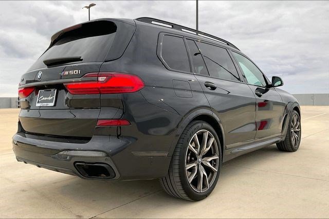 Used 2021 BMW X7 M50i image 4
