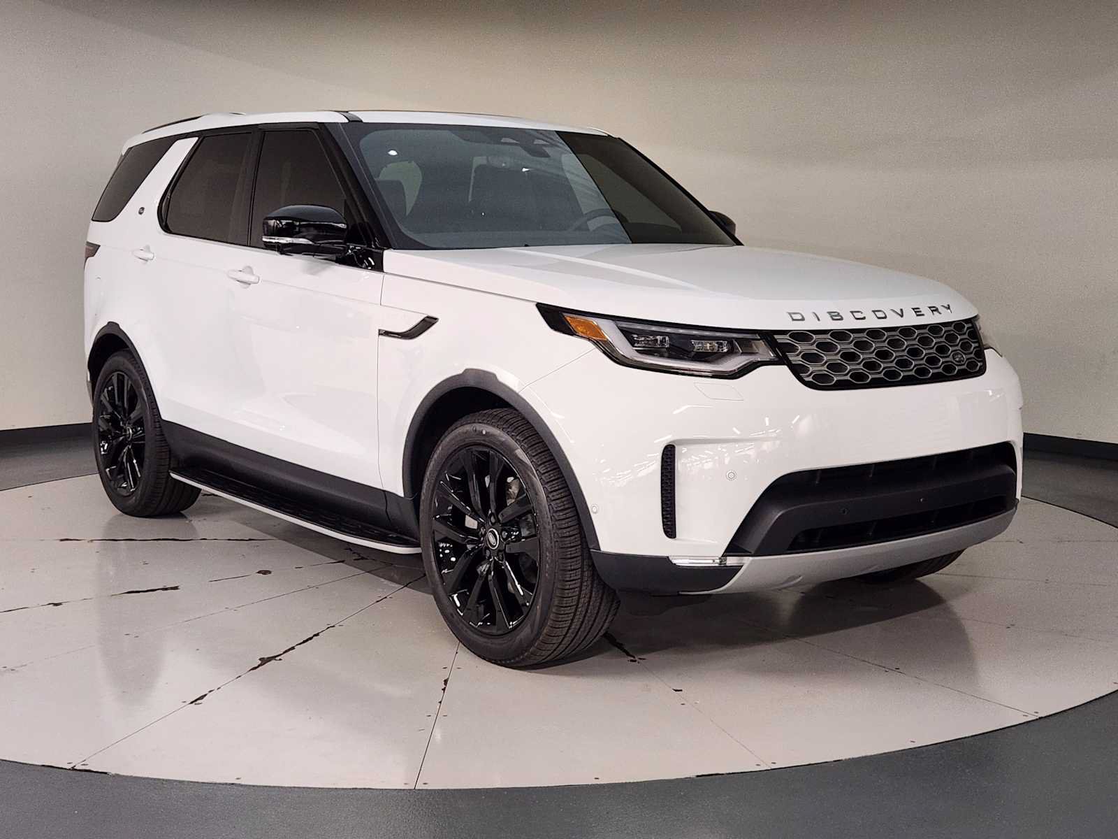 Used 2026 Land Rover Discovery S AWD/4WD image 7