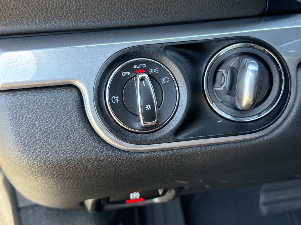 Used 2019 Porsche 718 Boxster RWD image 27