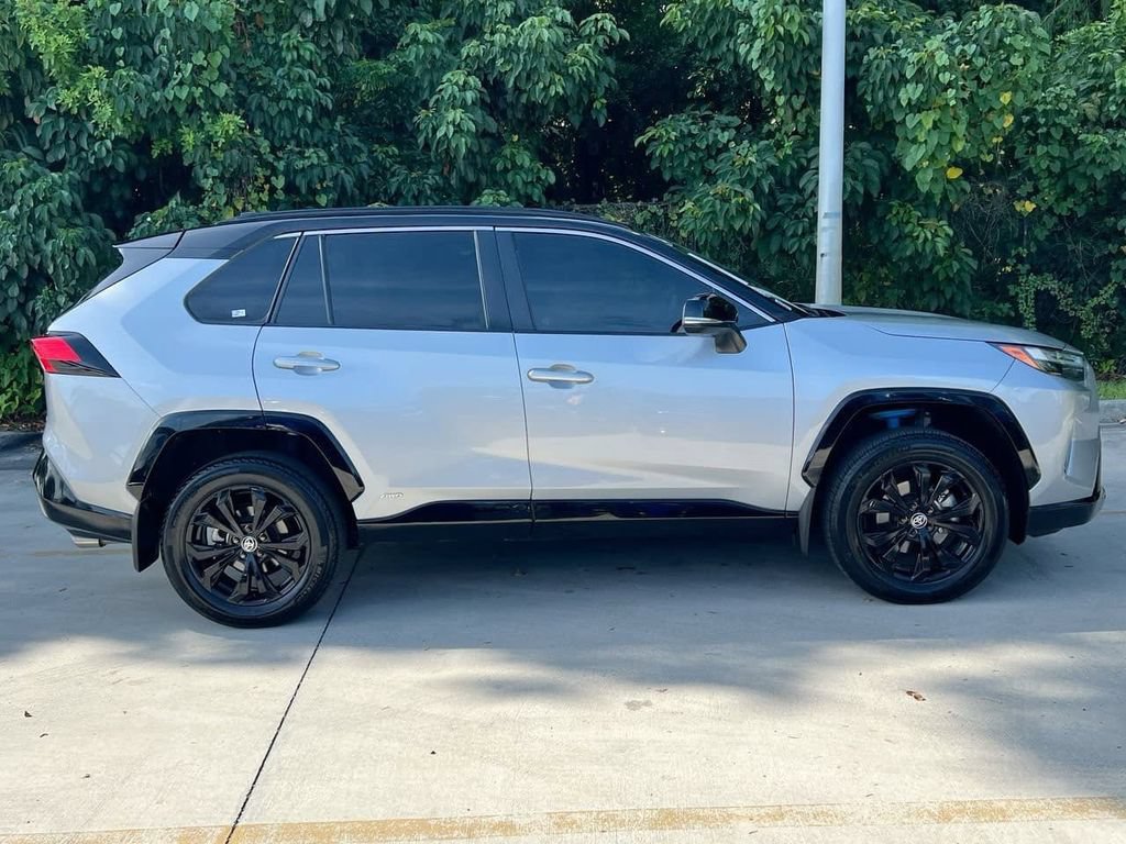 Used 2024 Toyota RAV4 XSE AWD/4WD image 8