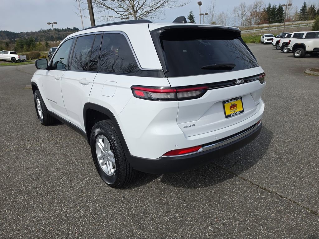 Used 2025 Jeep Grand Cherokee Laredo w/ Luxury Tech Group I image 4