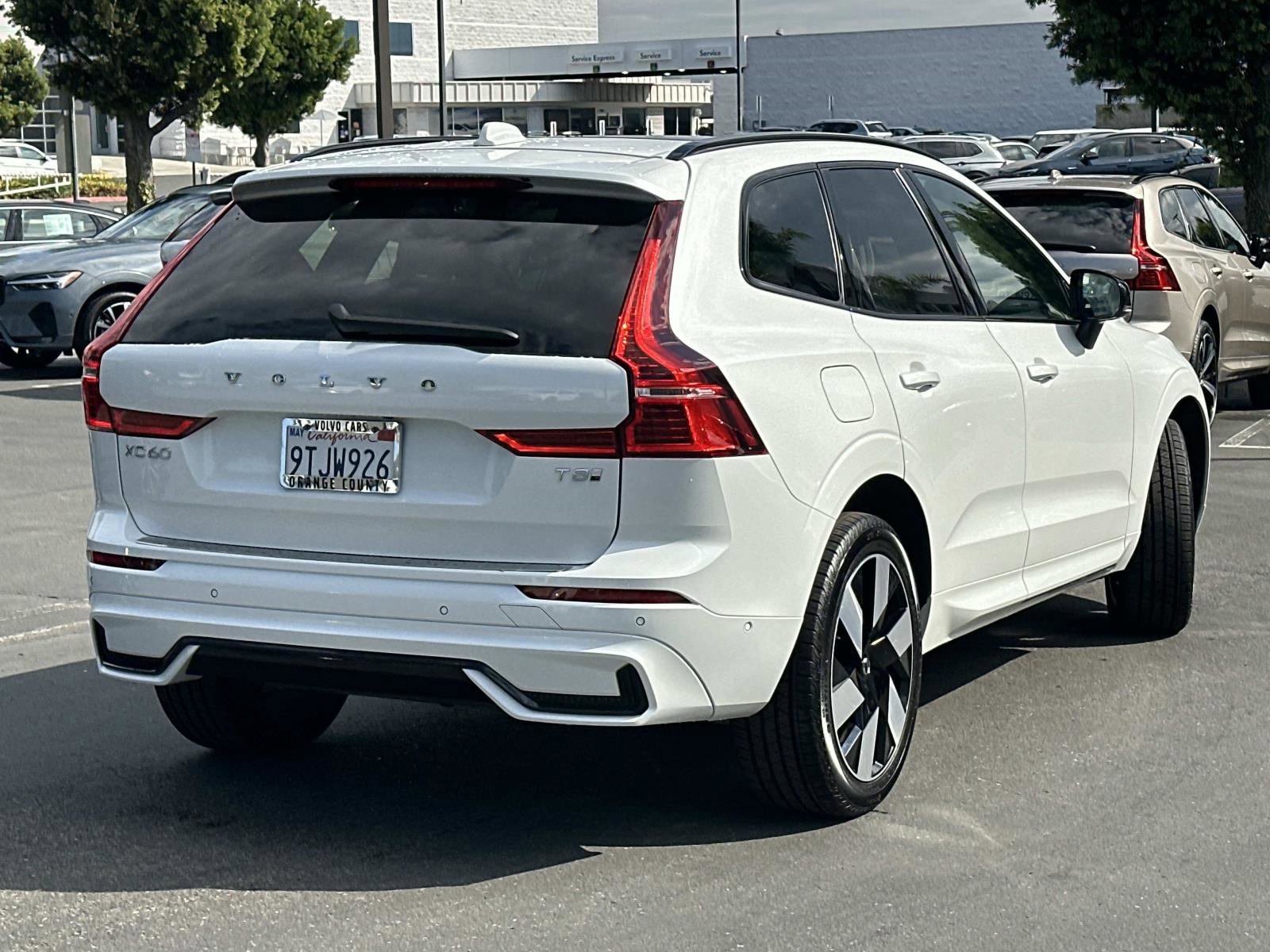 Certified 2025 Volvo XC60 T8 Plus w/ Protection Package Premier image 4