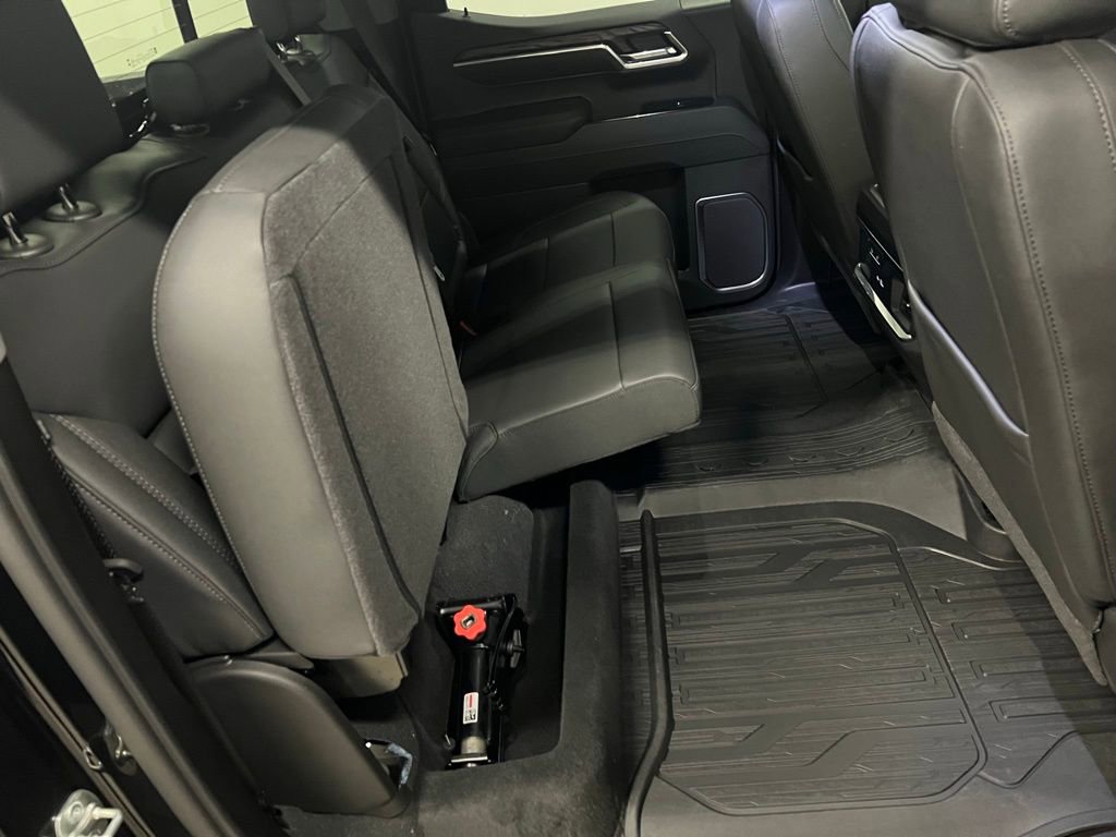 New 2026 GMC Sierra 1500 SLT w/ SLT Convenience Package image 40