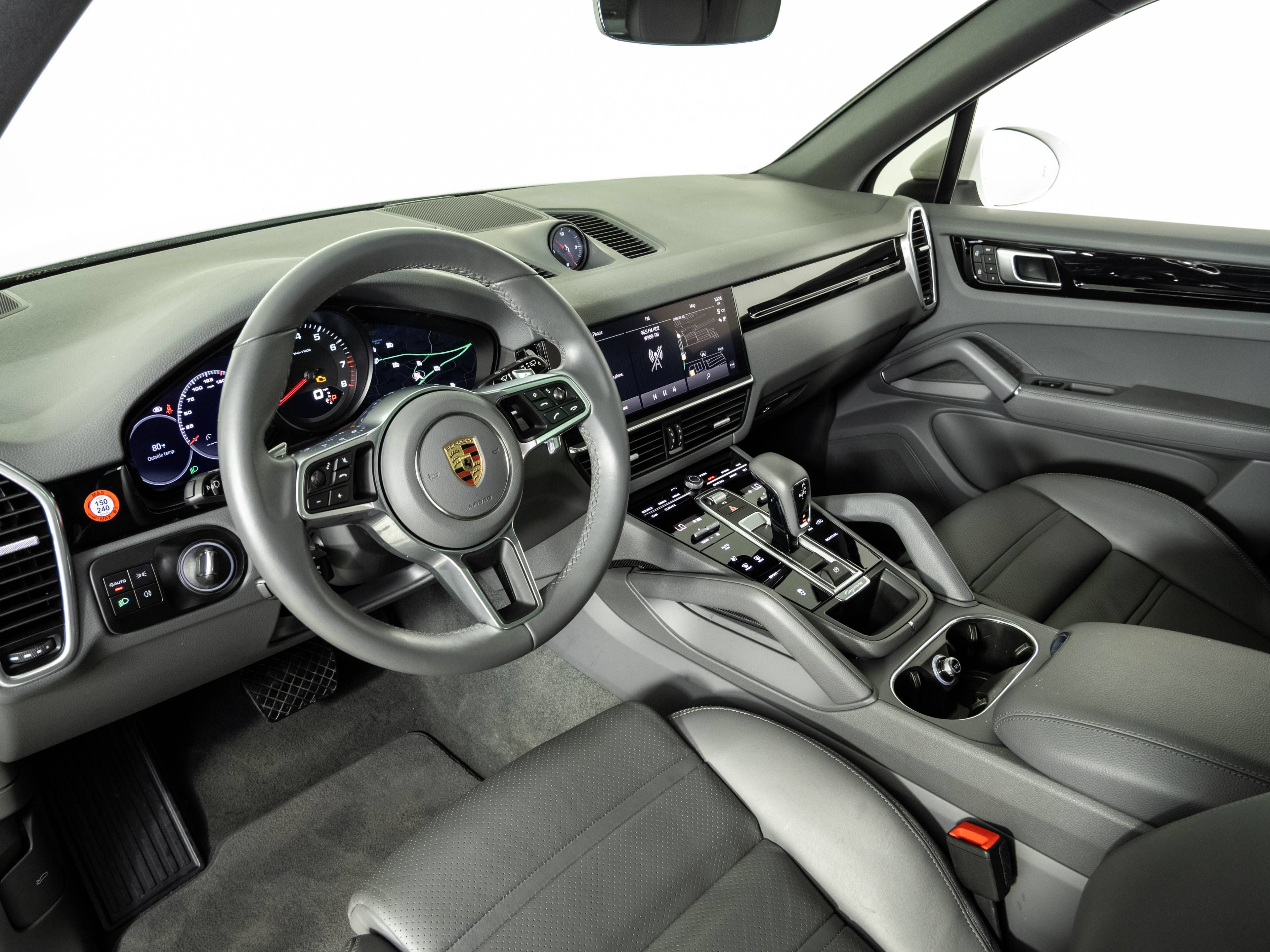 Certified 2023 Porsche Cayenne AWD/4WD image 4
