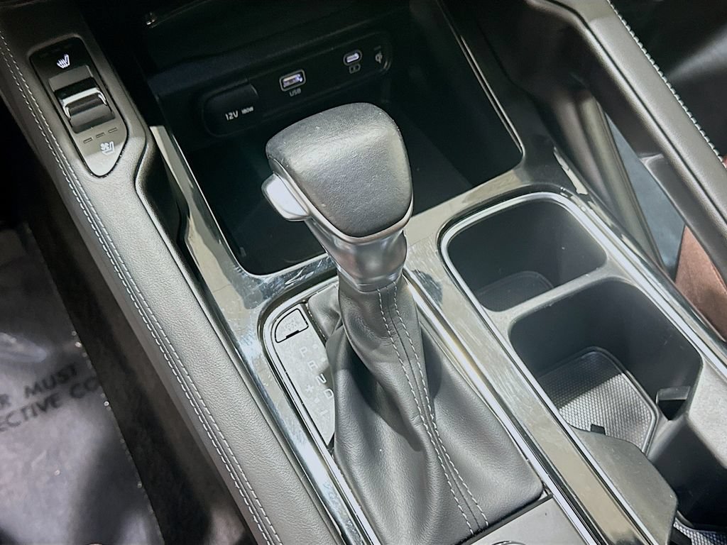 Used 2024 Kia Telluride SX w/ Towing Package FWD image 16