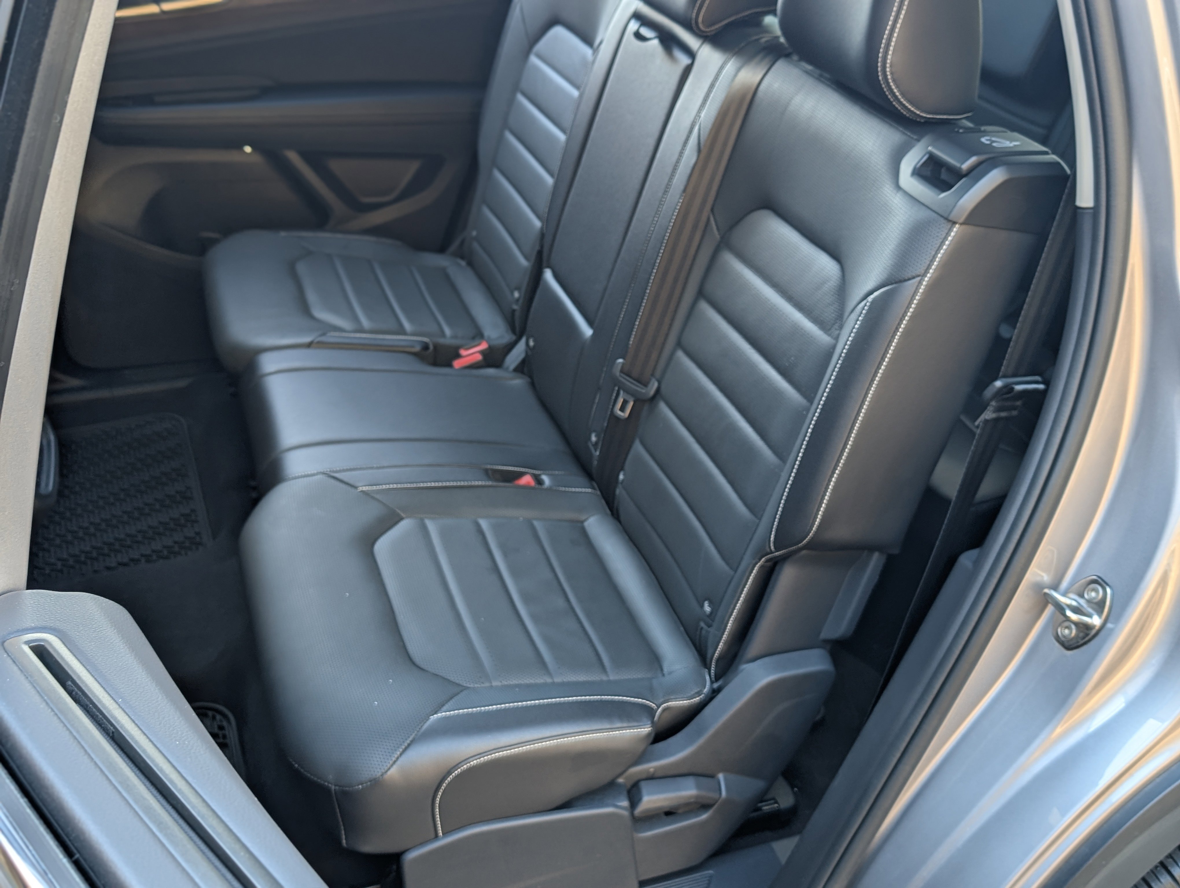 Used 2024 Volkswagen Atlas SEL image 18