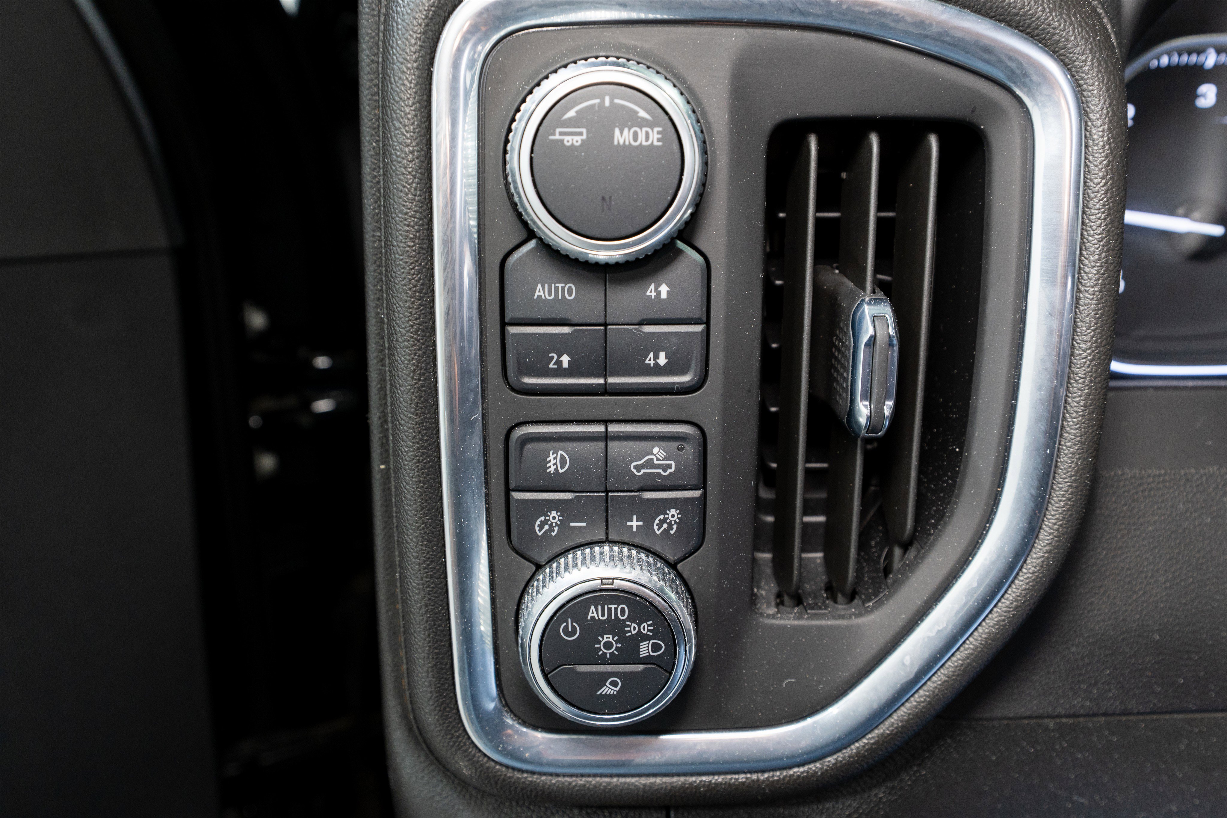 Used 2023 GMC Sierra 2500 AT4 image 32